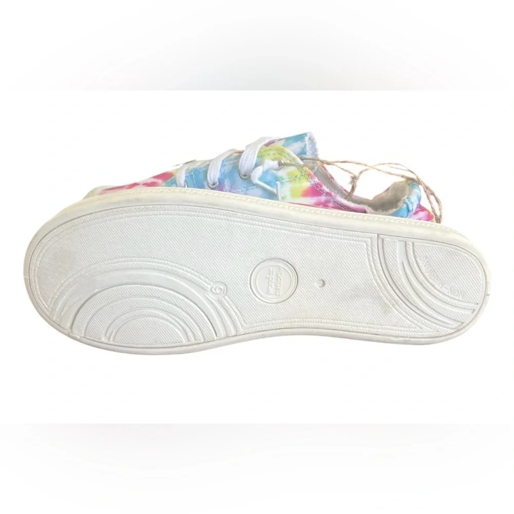 NWT- Wonder Nation Tie-Dye Women’s Sneakers